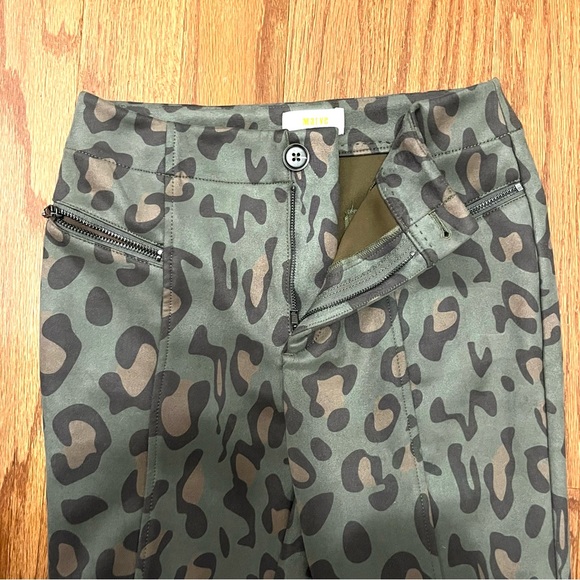 Maeve Anthropologie high rise green suede leopard print zipper legging pants - Picture 16 of 17